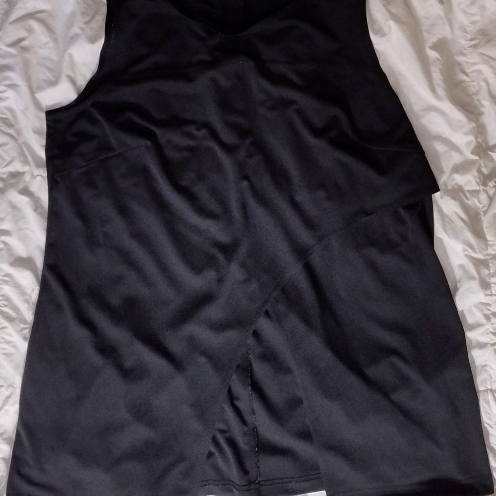 2X Tabloid black pullover front wrap polyester sleeveless top